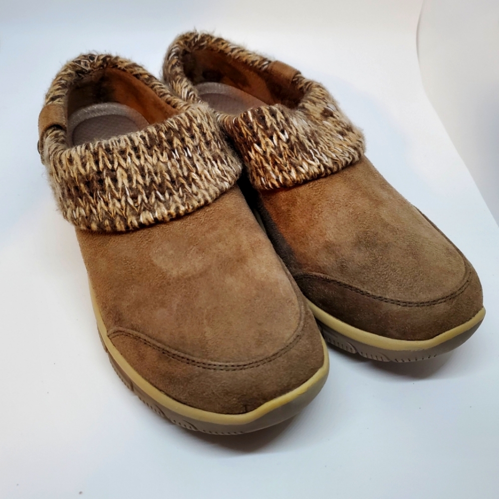 Skechers relaxed fit memory foam knit trim clogs